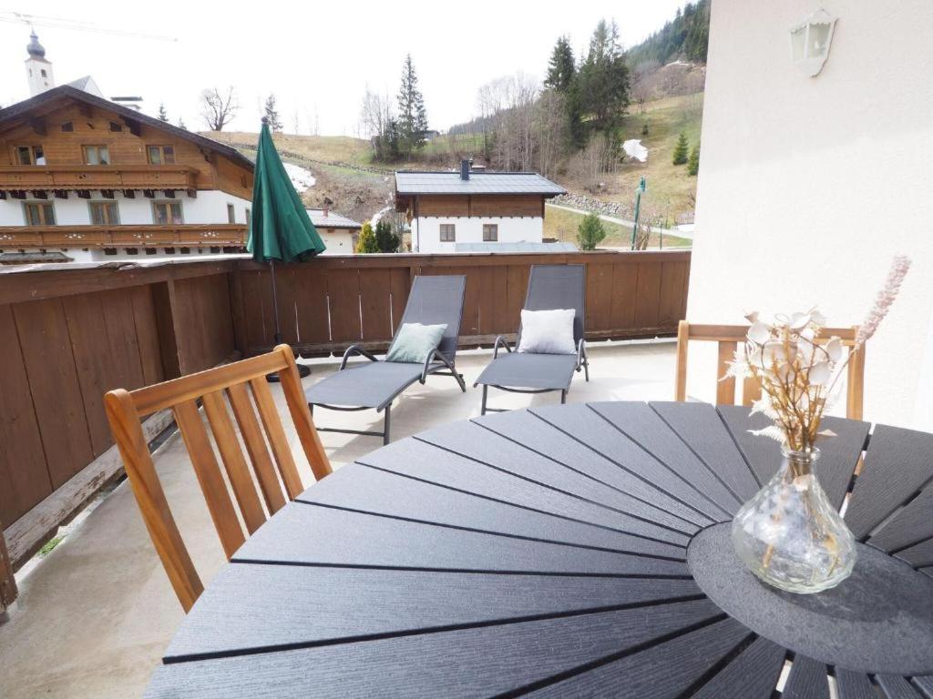 Leni'S Mountain Appartements Dienten am Hochkoenig Exterior photo